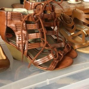 Selling these three pairs of brown shoes